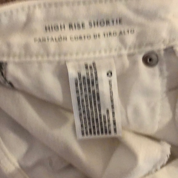 Cute high waisted white shorts with side pattern - Picture 4 of 8